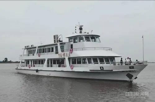 獨(dú)具赫哲族元素的游船與集成電路設(shè)計(jì)的跨界交響 黑龍江國有船企自主創(chuàng)新的一次性試航成功